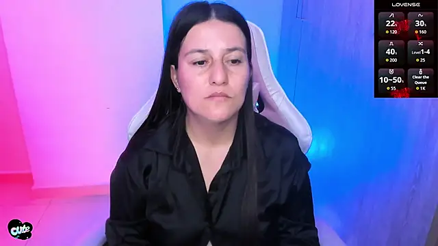 Saskyaa Adlı Modelin Canlı XXX Sohbeti