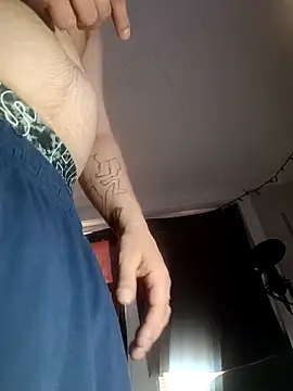 Chat XXX en directo de ChuckyyDee