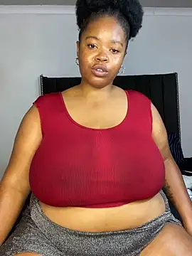 LunaCovenn Chat XXX live