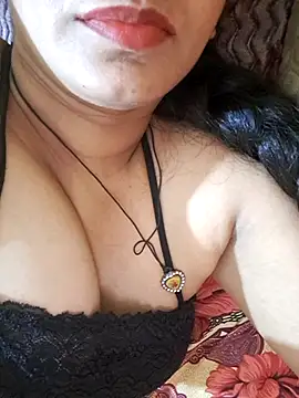 MILFybar's Live XXX Chat