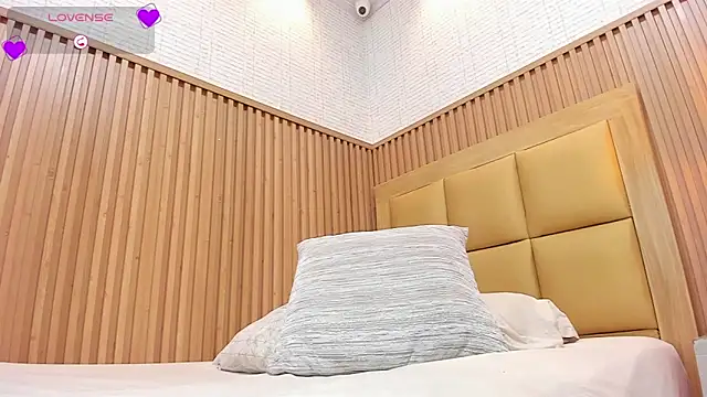 MELANIE_VEGA Adlı Modelin Canlı XXX Sohbeti