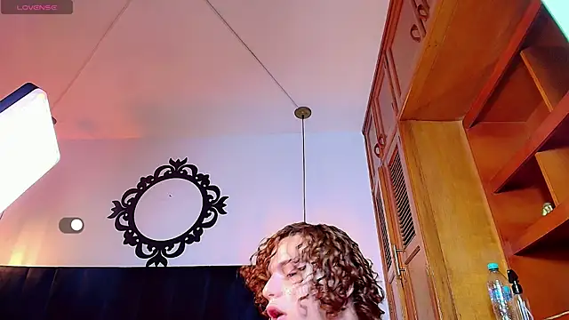 Skyee_angel 在線直播表演