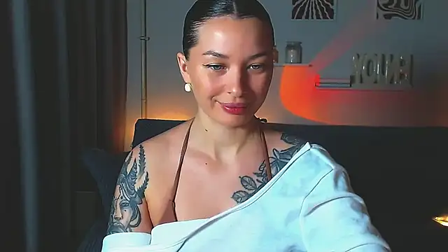 AlexaSven Adlı Modelin Canlı XXX Sohbeti