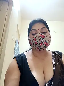 Ratna-777 – Naživo XXX chat