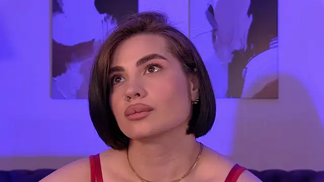 دردشة AdrianaToress الجنسية المباشرة