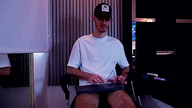 Enzo_Crown élő XXX-chatje