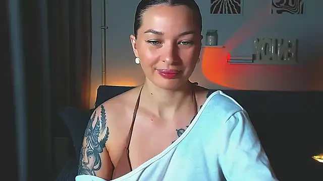 AlexaSven Chat XXX in diretta