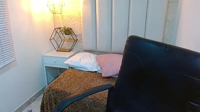 mia_velvetk élő XXX-chatje