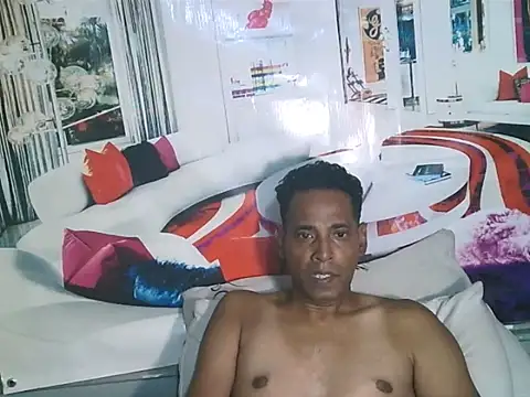 IndianHunk01 Show Webcam