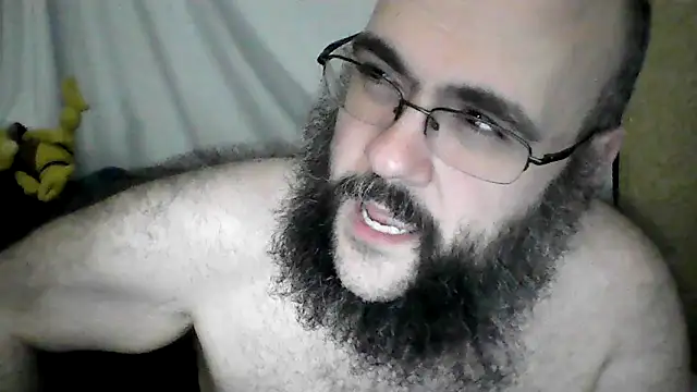 BriTheTopBear Show in webcam
