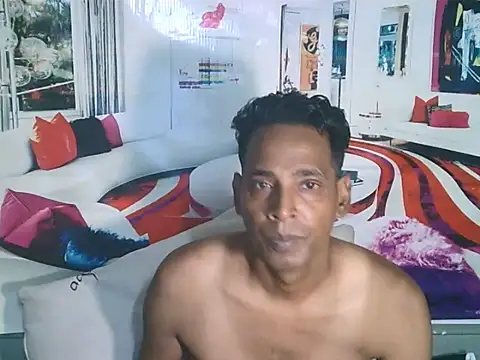 XXX chat uživo modela IndianHunk01