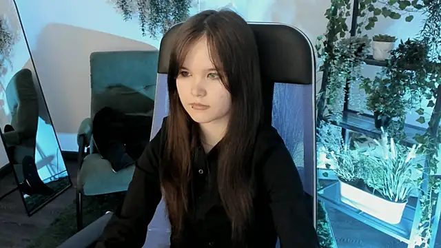Elainebeness Adlı Modelin Canlı XXX Sohbeti
