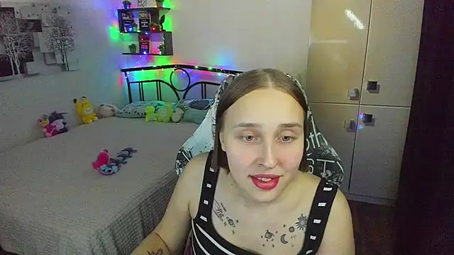 CrazyBitchInLace's Live XXX Chat