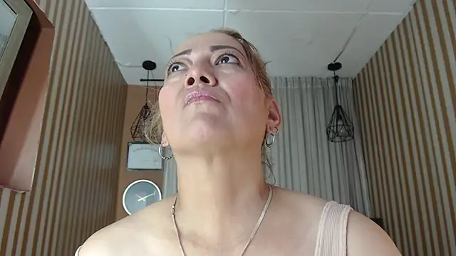 Show de Iris_Foster_ na webcam