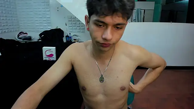 Erick_hot12: διαδικτυακό σόου στην κάμερα