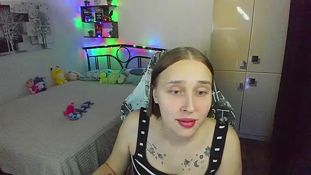 CrazyBitchInLace Chat XXX live