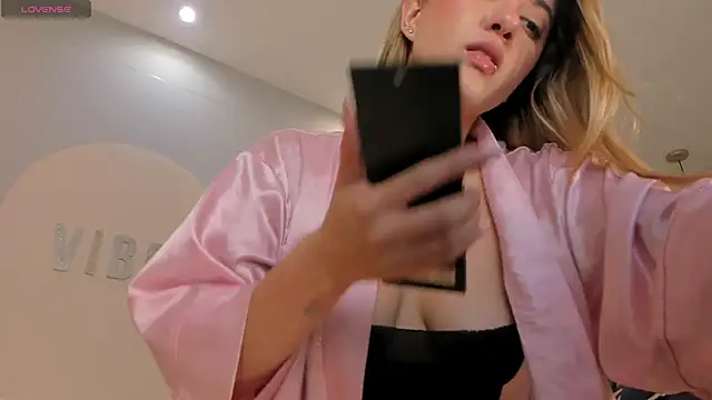EveBensonX Chat XXX live