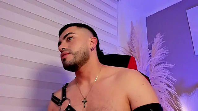 XXX chat uživo modela Alexander_Diazz