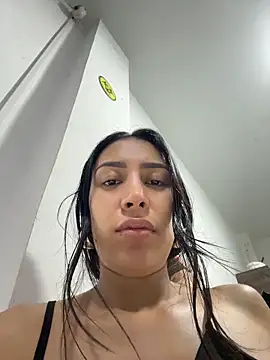pregnant_sofii18 Adlı Modelin Canlı XXX Sohbeti