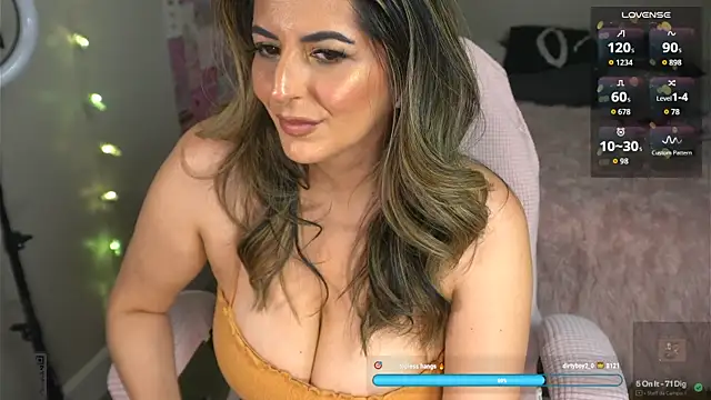 XXX chat uživo modela K4Li3Rxyzz