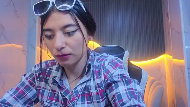 Czat XXX na żywo – Erika_Suarez_b