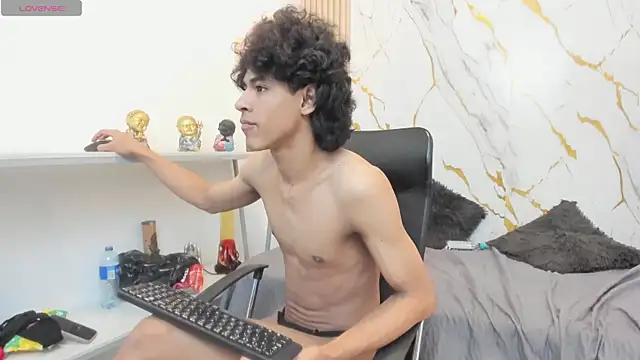 Zayn_Fox32 Live XXX-chat