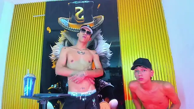 Guys_Latino_Hot Webcam Show