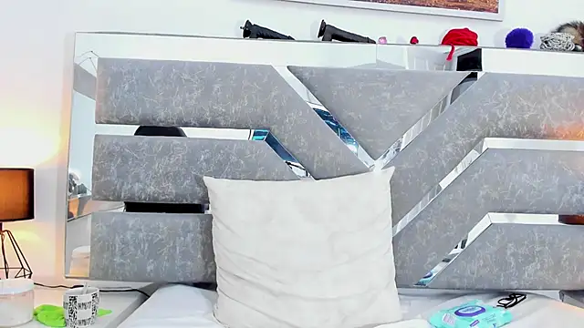 Slut_Milf_ 现场XXX聊天