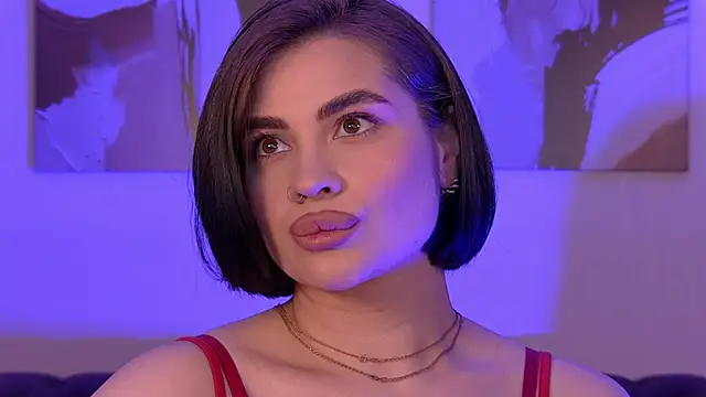 Chat XXX en directo de AdrianaToress