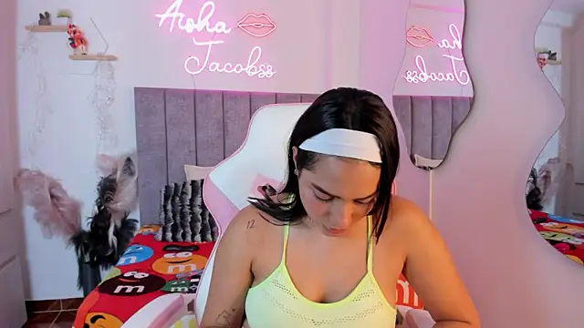 jacobss_gh Adlı Modelin Canlı XXX Sohbeti