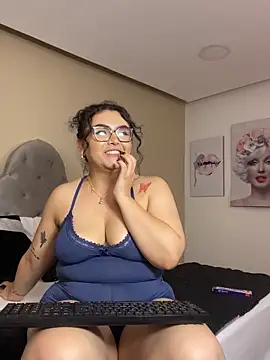 AlmaraRouge live XXX chat