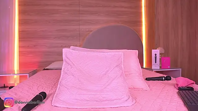 danna_berlin_ – Naživo XXX chat