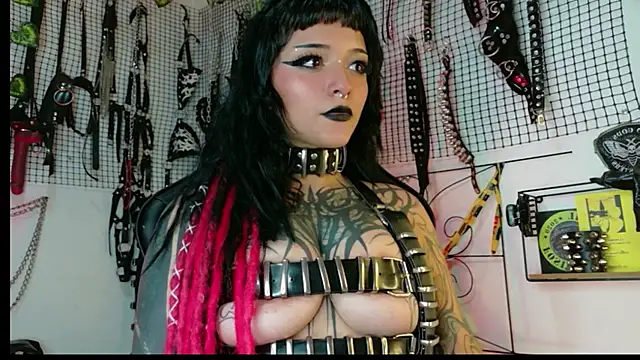 Agatha_BDSM Adlı Modelin Canlı XXX Sohbeti