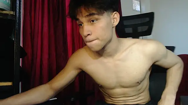 Marck-Pro Live XXX Chat