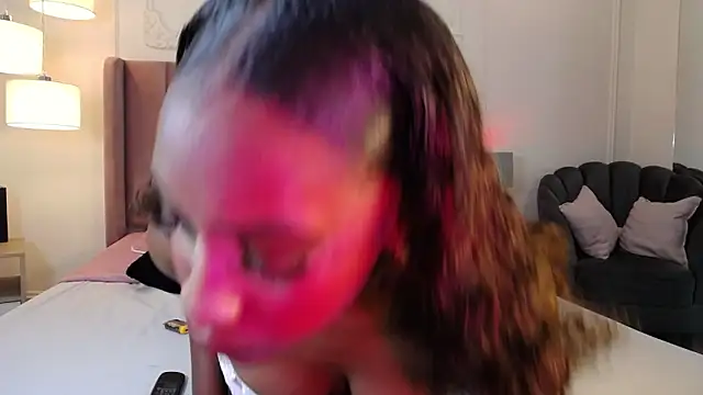 Chat XXX en directo de LiaTrainor