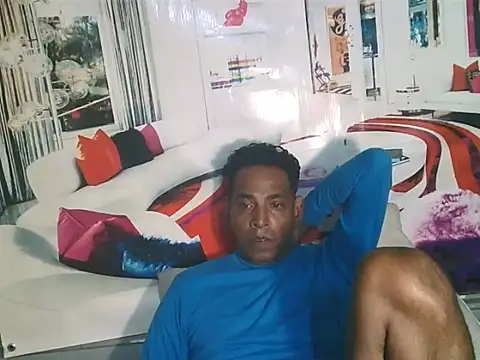 Živý XXX chat IndianHunk01