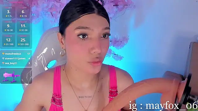 May_Fox_ élő XXX-chatje