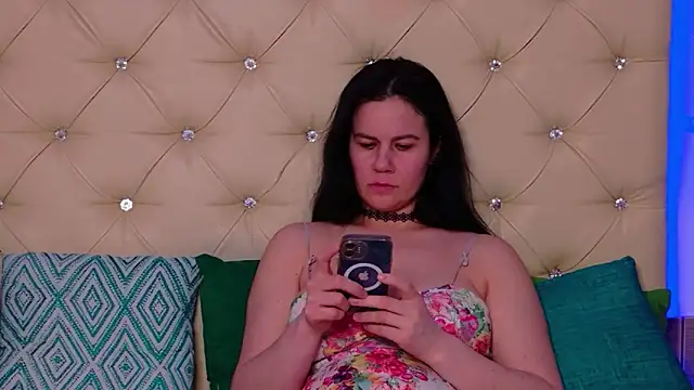 KattieSims' Live XXX Chat