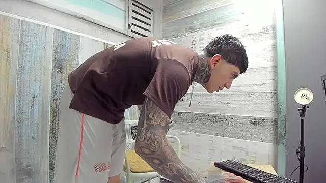 Gury_tattoo: онлайн-секс-чат