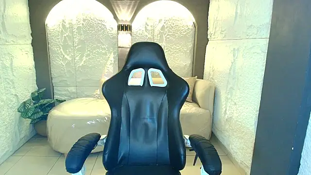 ISAA_R_'s Live XXX Chat