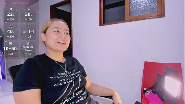 XXX chat uživo modela MikaelaStone