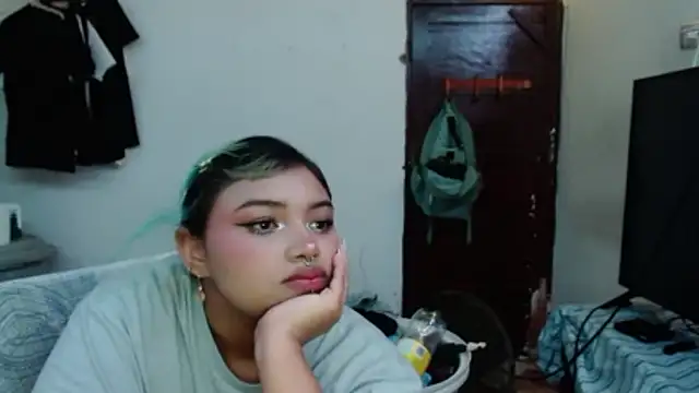 katteyes_20 – Naživo XXX chat
