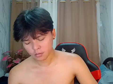 yourhotasiandoms Show Webcam