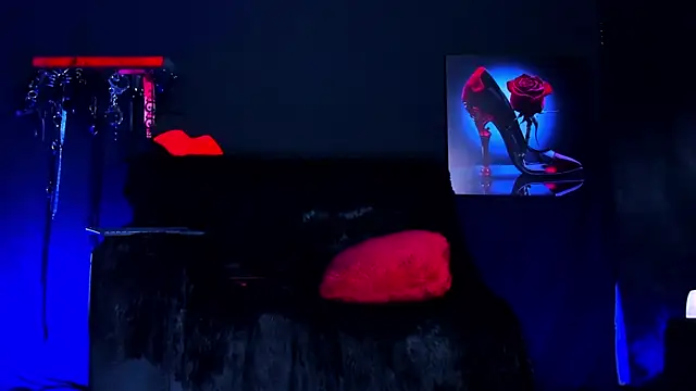 NikkiFlamesのウェブカメラショー