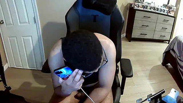 Neovergil0 webkamerás műsora