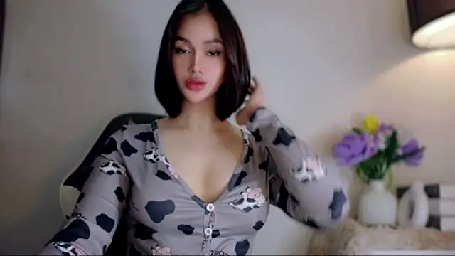 Anna_HollyDoll Adlı Modelin Web Kamerası Şovu