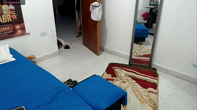 LAURA_Foxht লাইভ XXX চ্যাট