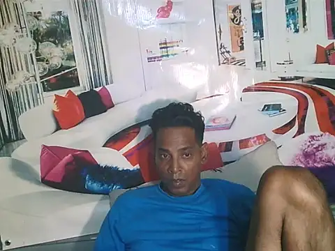 IndianHunk01 网络视讯表演