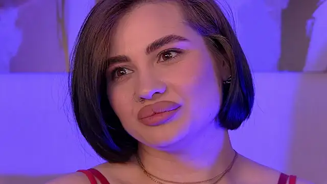 AdrianaToress Chat XXX in diretta