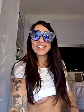 sexy7883 Webcam Show